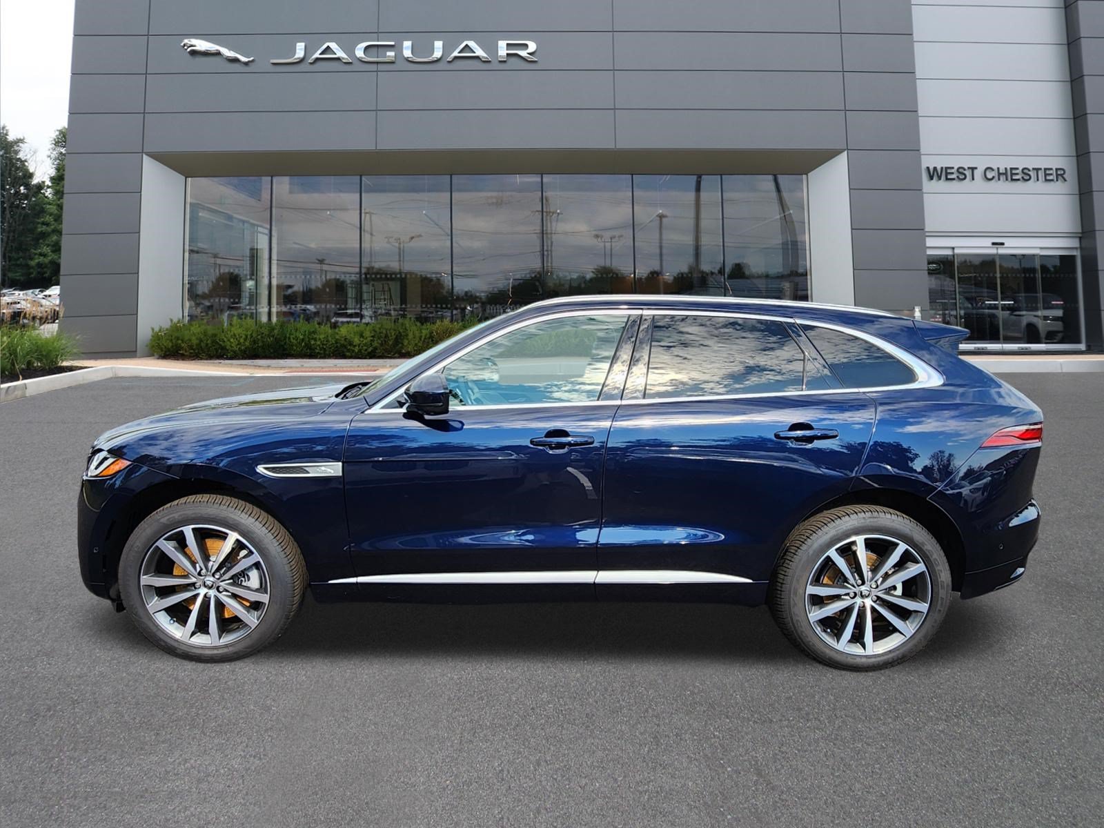 Certified 2026 Jaguar F-PACE R-Dynamic S AWD/4WD image 5