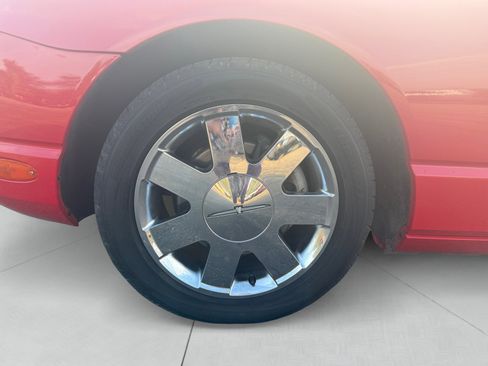 Used 2003 Ford Thunderbird image 14