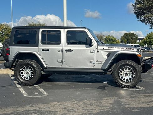 Used 2018 Jeep Wrangler Unlimited Rubicon AWD/4WD image 3