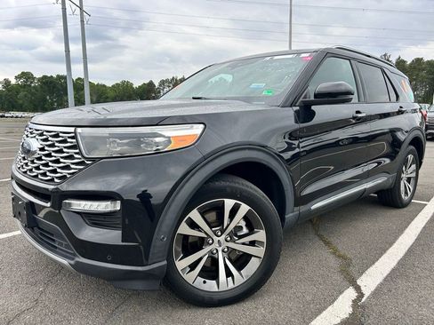 Used 2020 Ford Explorer Platinum w/ Premium Technology Package AWD/4WD image 2