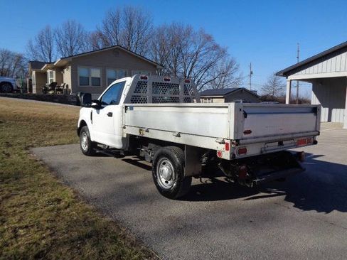 Used 2017 Ford F250 XL image 3