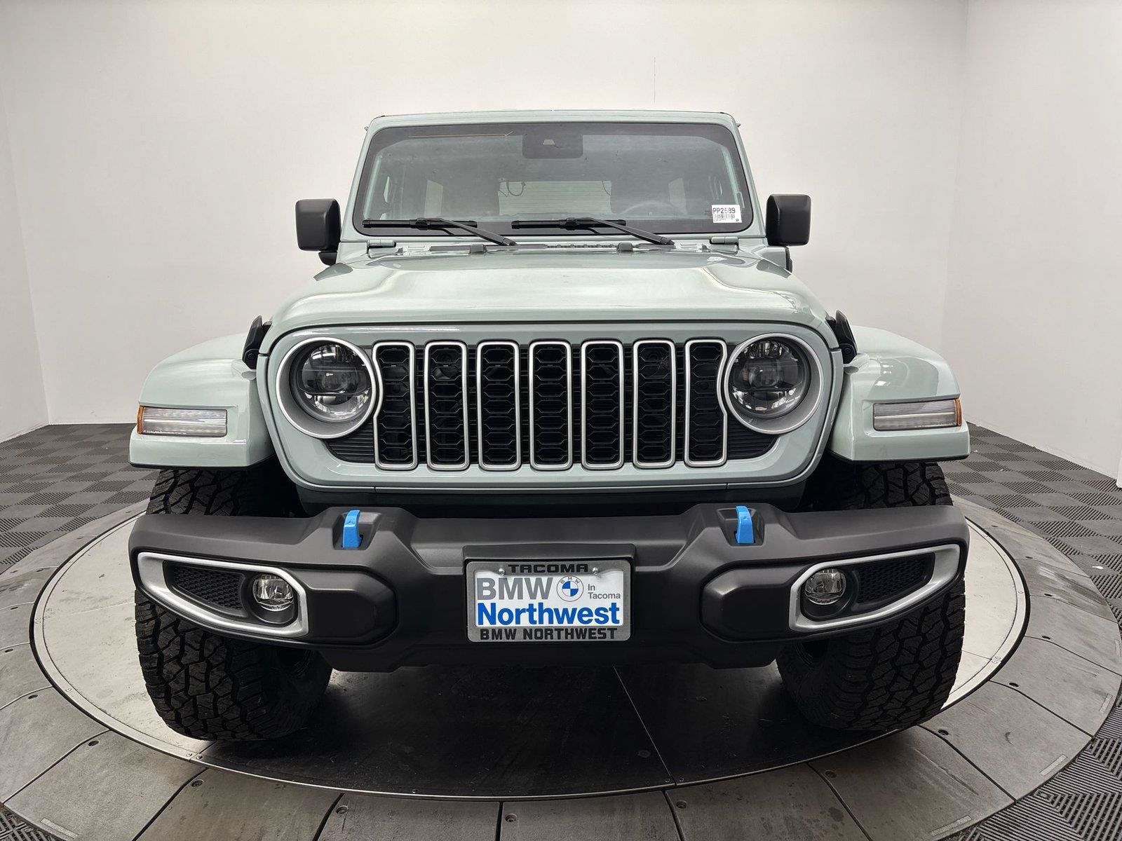 Used 2024 Jeep Wrangler Unlimited Sahara AWD/4WD image 14