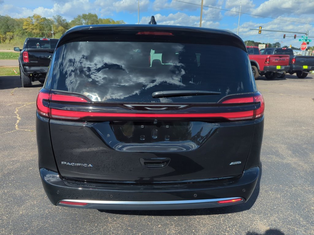 New 2027 Chrysler Pacifica Select AWD/4WD image 5