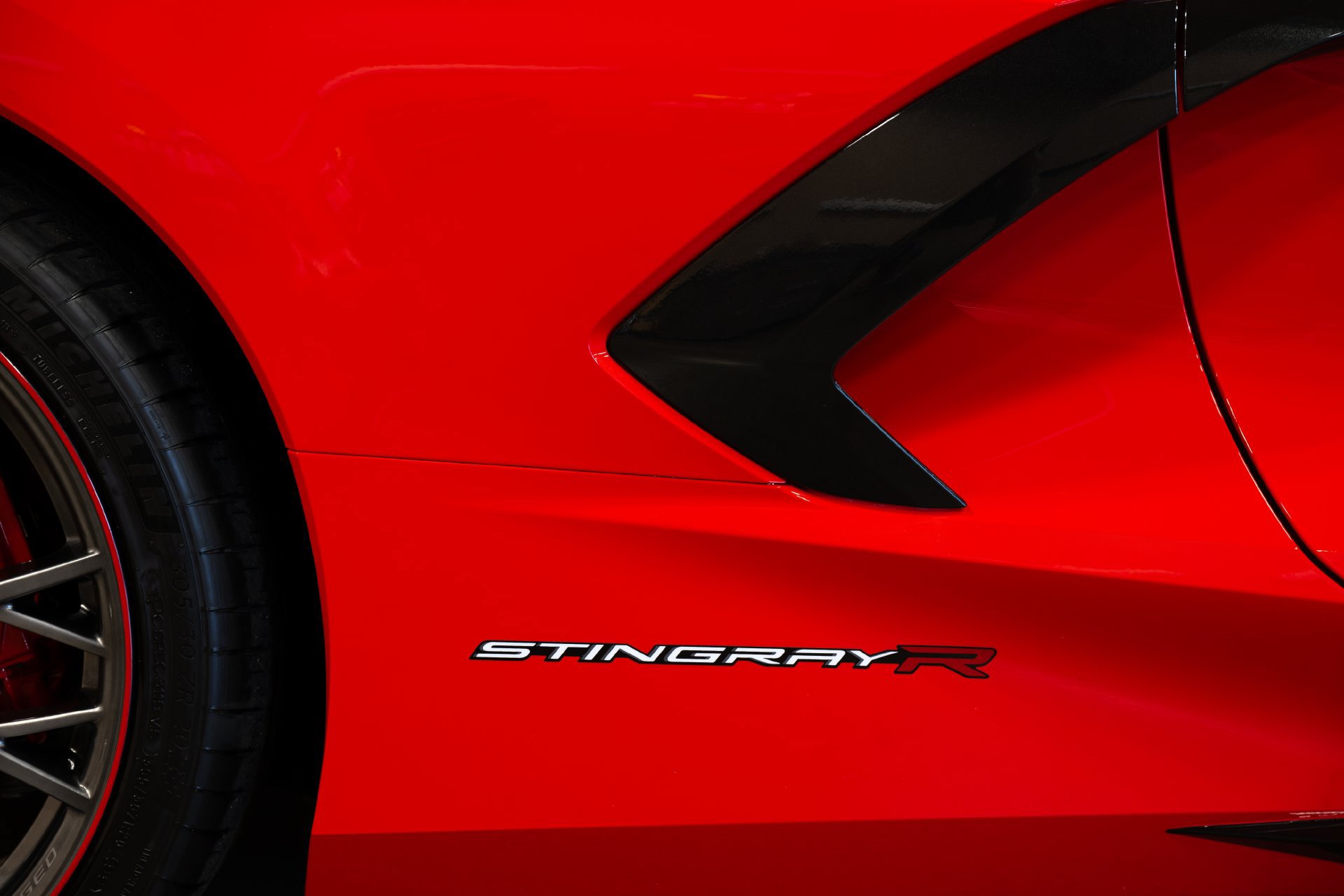 Used 2025 Chevrolet Corvette Stingray Premium Cpe w/ Z51 Performance Package RWD image 30