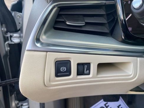 Used 2017 Cadillac XT5 Luxury w/ Driver Awareness Package image 24