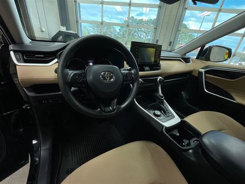 Used 2021 Toyota RAV4 LE AWD/4WD image 13