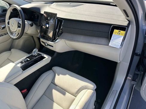 New 2026 Volvo XC90 T8 Ultra w/ Protection Package Premier image 22