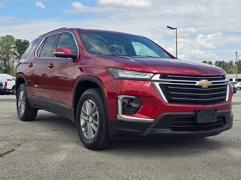 Used 2023 Chevrolet Traverse LT image 7