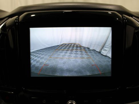 Used 2019 Chevrolet Traverse LT FWD image 17