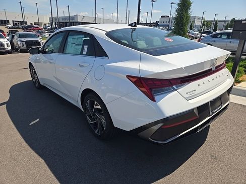 New 2025 Hyundai Elantra Limited image 6