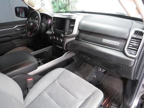 Used 2020 RAM 1500 Big Horn AWD/4WD image 9