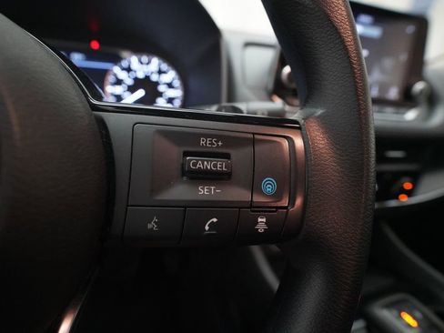 Used 2023 Nissan Rogue SV AWD/4WD image 18
