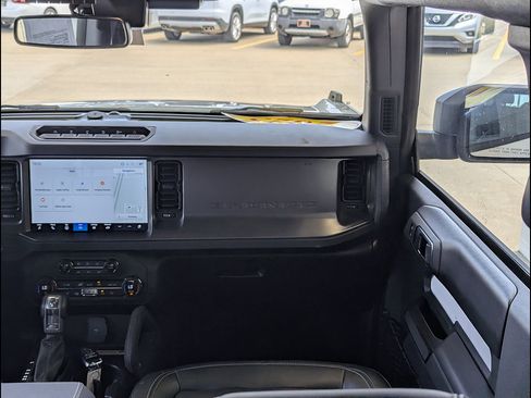 Used 2025 Ford Bronco Badlands AWD/4WD image 4