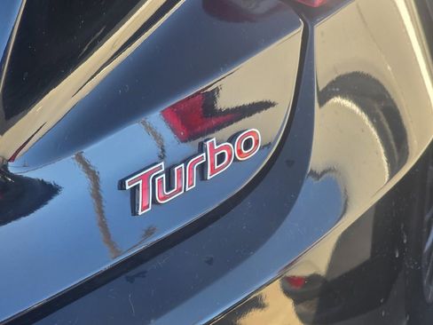 Used 2016 Hyundai Veloster Turbo image 11