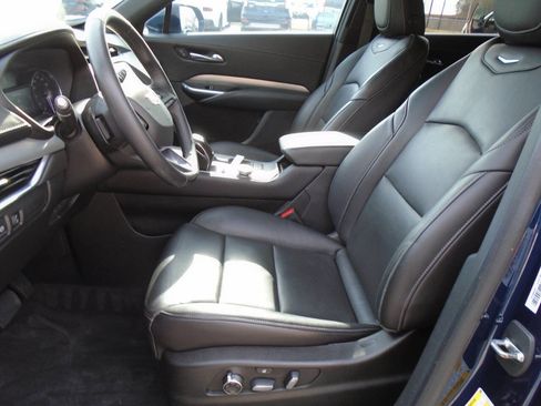 Used 2019 Cadillac XT4 Premium Luxury image 9