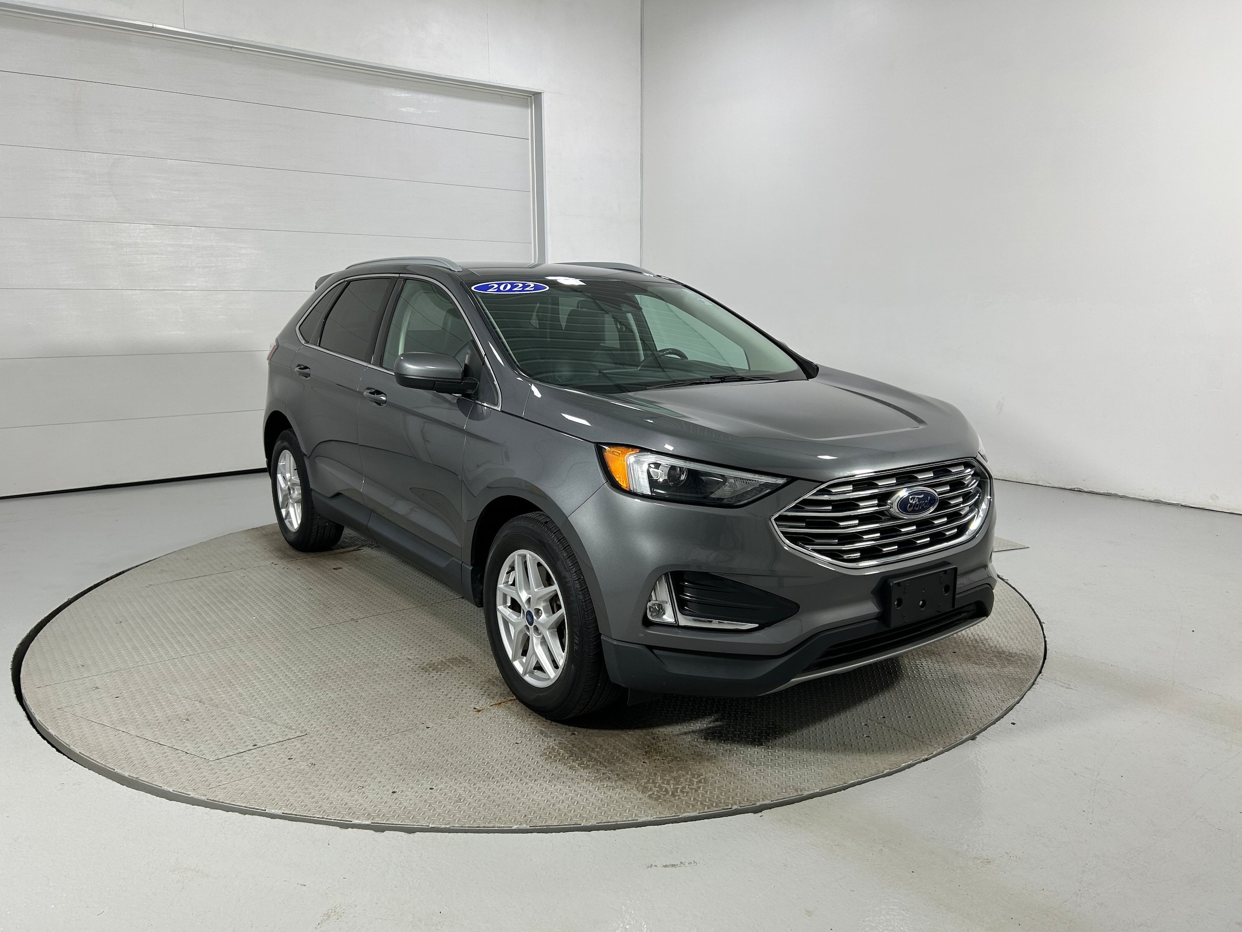 Used 2022 Ford Edge SEL w/ Convenience Package AWD/4WD image 2