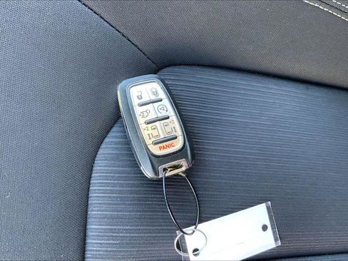 Used 2023 Chrysler Voyager LX FWD image 12