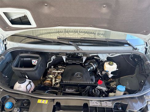 Used 2023 Mercedes-Benz Sprinter 2500 image 34