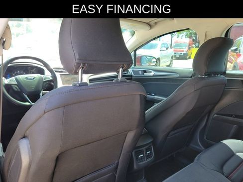 Used 2016 Ford Fusion SE FWD image 12