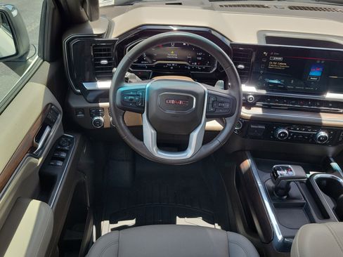 Used 2022 GMC Sierra 1500 SLT w/ SLT Premium Plus Package AWD/4WD image 17