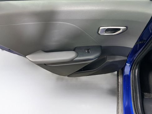 Used 2025 Kia K4 LXS image 25