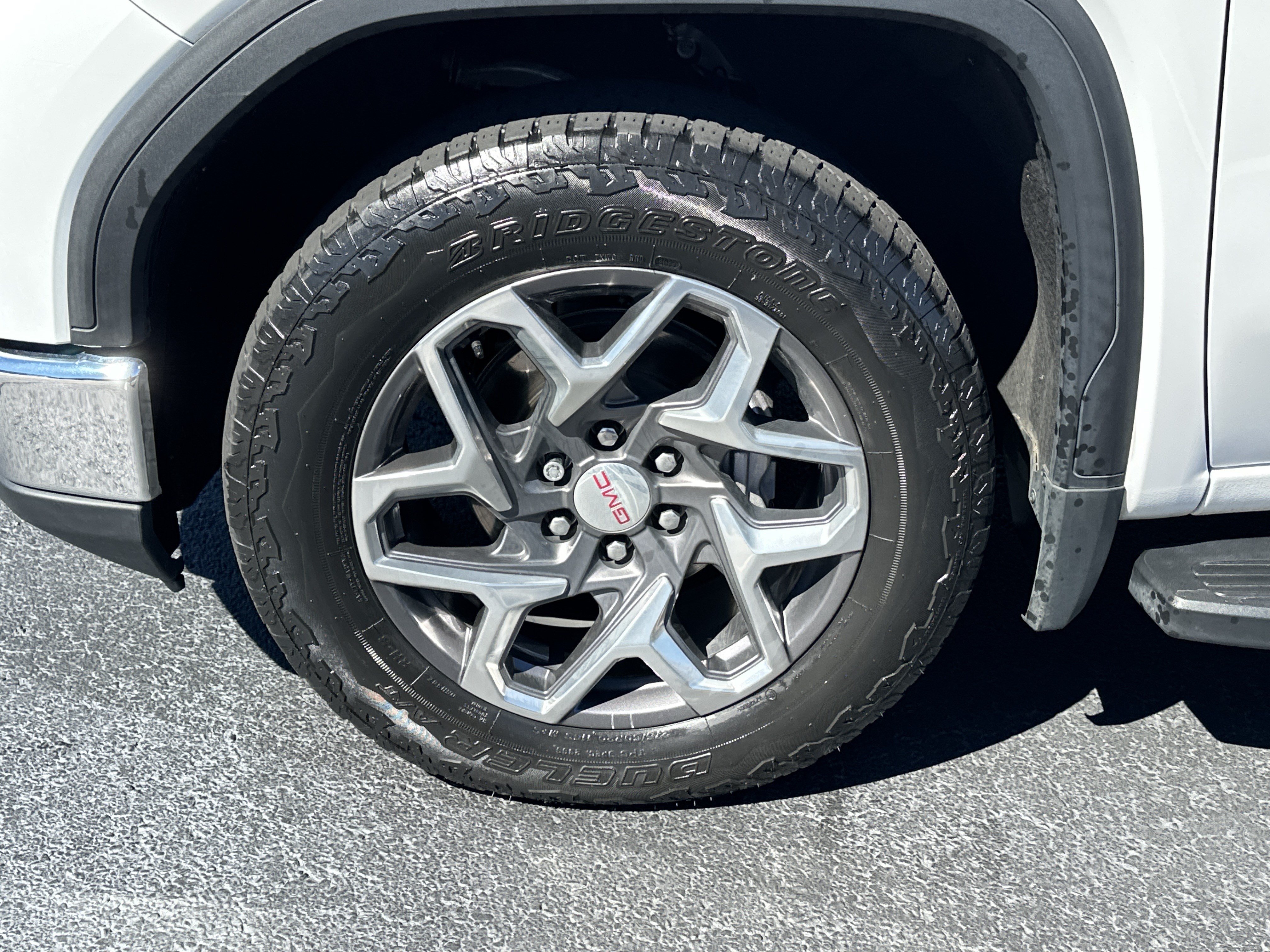 Used 2023 GMC Sierra 1500 SLT w/ SLT Premium Plus Package AWD/4WD image 11