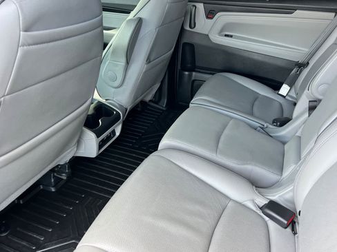 Used 2022 Honda Odyssey Elite image 4