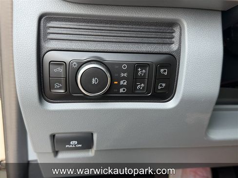 Used 2025 Ford F250 XLT w/ Black Appearance Package AWD/4WD image 9