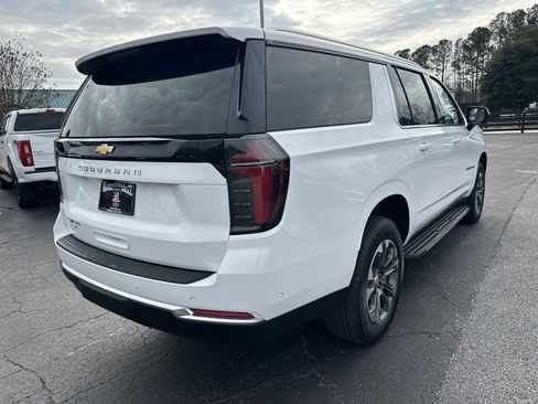 New 2026 Chevrolet Suburban LS image 9