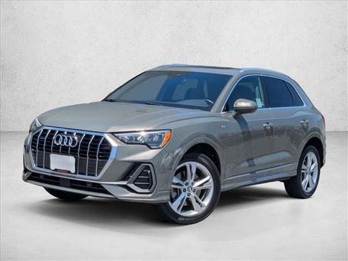 Used 2020 Audi Q3 2.0T Premium w/ Convenience Package AWD/4WD image 1