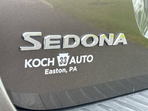 Used 2017 Kia Sedona SX Limited FWD image 18