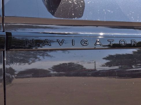 New 2025 Lincoln Navigator Reserve w/ Jet Appearance Package image 43