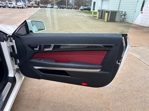 Used 2014 Mercedes-Benz E 350 4MATIC Coupe image 23