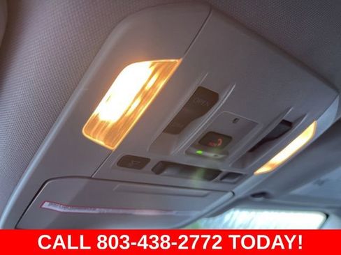 Used 2024 Toyota Highlander XLE AWD/4WD image 31