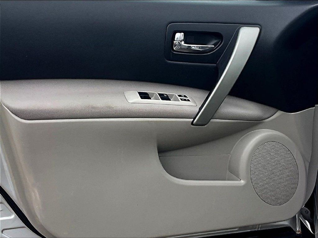 Used 2014 Nissan Rogue S w/ Convenience Package FWD image 22