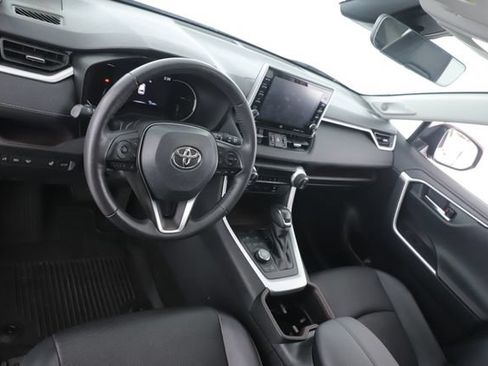 Used 2022 Toyota RAV4 Limited w/ Limited Grade Weather Package AWD/4WD image 17