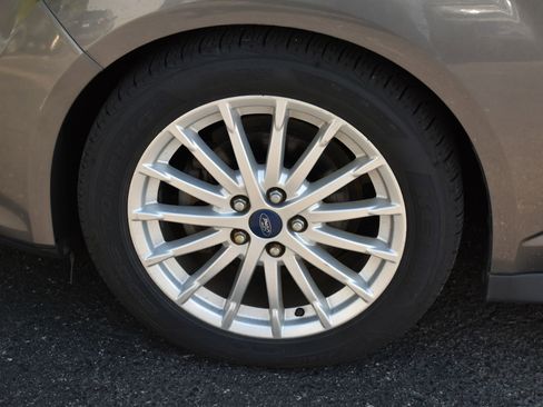 Used 2013 Ford C-MAX SEL FWD image 11