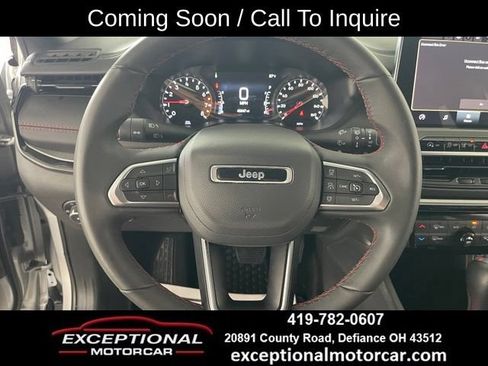 Used 2025 Jeep Compass Trailhawk AWD/4WD image 37