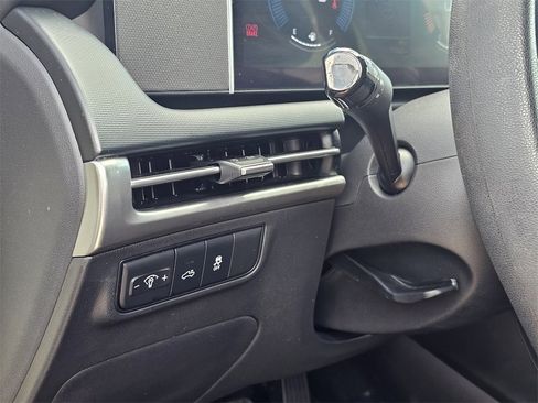 Certified 2025 Hyundai Santa Cruz SEL image 18