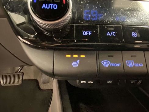 Used 2023 Hyundai Elantra SEL w/ Convenience Package image 21