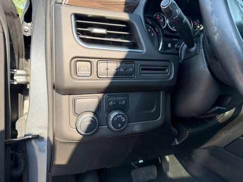 Used 2021 Chevrolet Tahoe LT w/ Rear Media and Nav Package RWD image 20