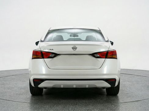 Used 2025 Nissan Altima 2.5 SV image 7