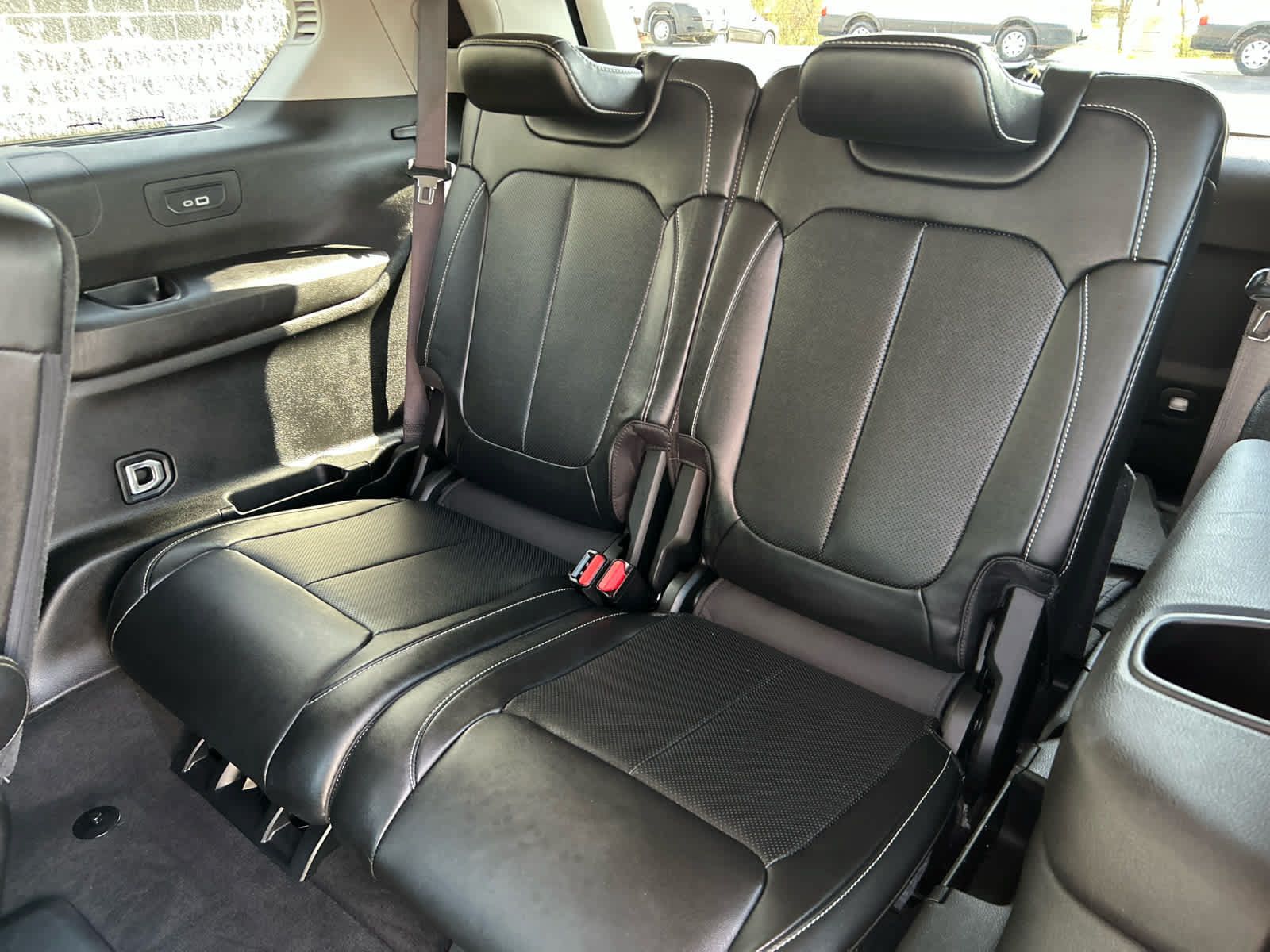 Used 2023 Jeep Grand Cherokee L Limited w/ Luxury Tech Group II AWD/4WD image 28