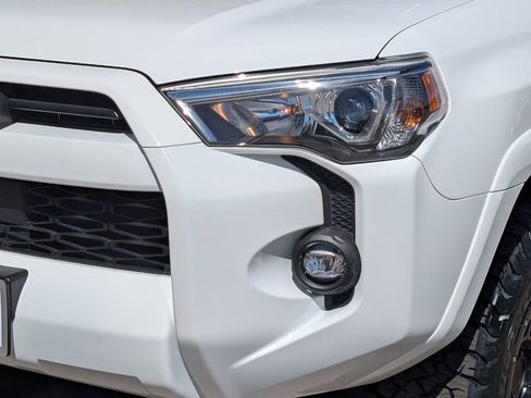 Used 2022 Toyota 4Runner SR5 Premium w/ Moonroof Package AWD/4WD image 10