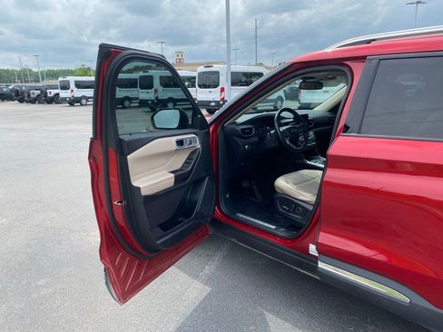 Used 2020 Ford Explorer Limited w/ Class III Trailer Tow Package image 9