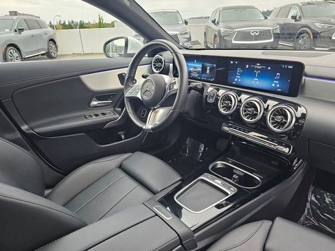 Used 2025 Mercedes-Benz CLA 250 4MATIC image 10