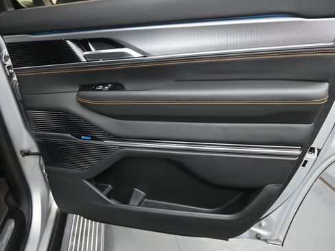 Used 2023 Jeep Grand Wagoneer Series III image 18