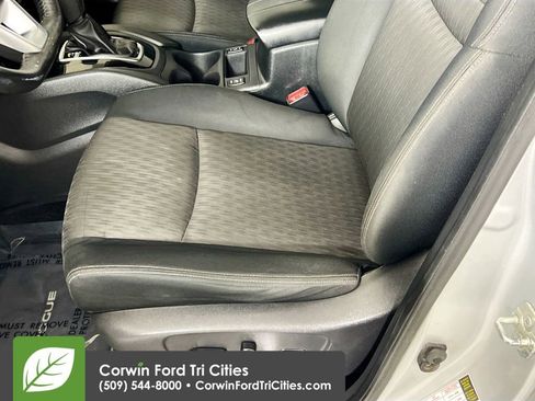 Used 2018 Nissan Rogue SV image 22