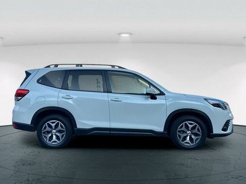 Certified 2023 Subaru Forester Premium image 7