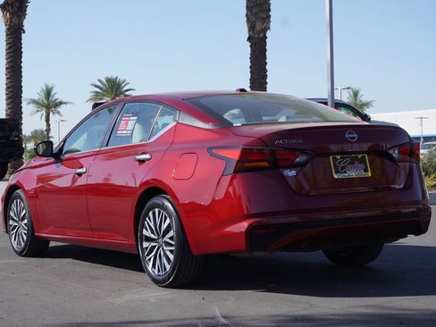 Certified 2025 Nissan Altima 2.5 SV image 3